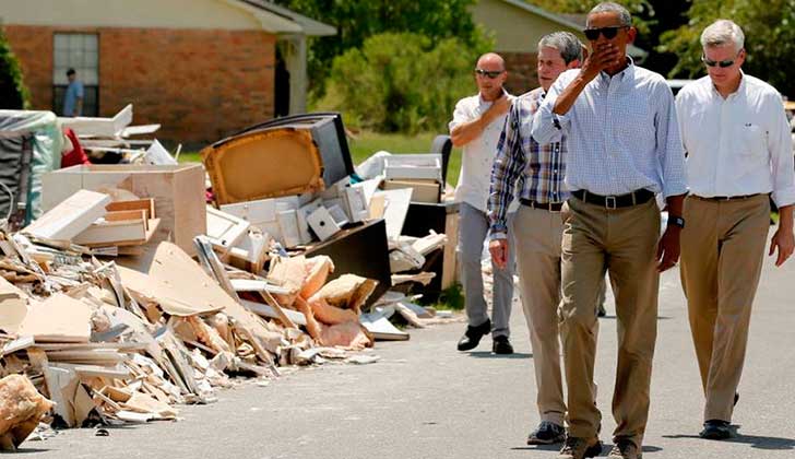 Obama visitó Luisiana tras las devastadoras inundaciones, pero no hizo referencia al cambio climático. Foto: Democracy No
