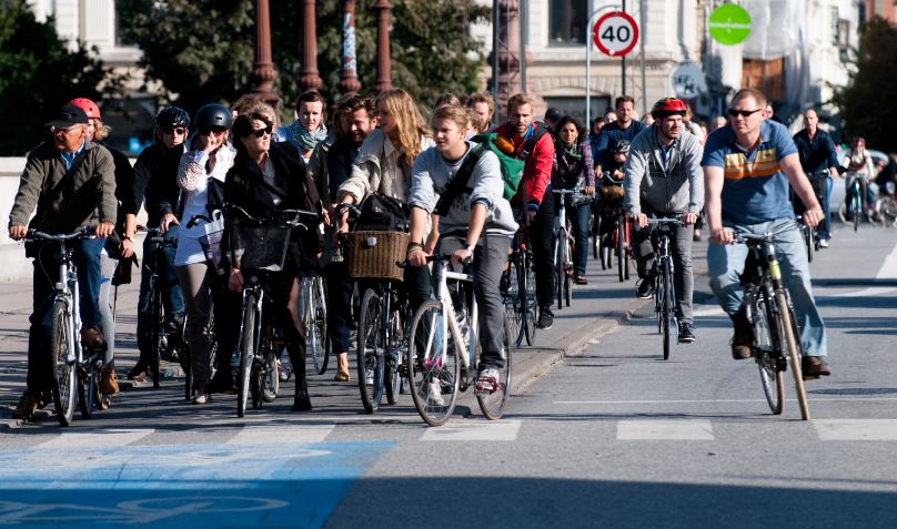 Una ciclovía en Copenhagen, capital de Dinamarca. Foto: Wikimedia Commons. 