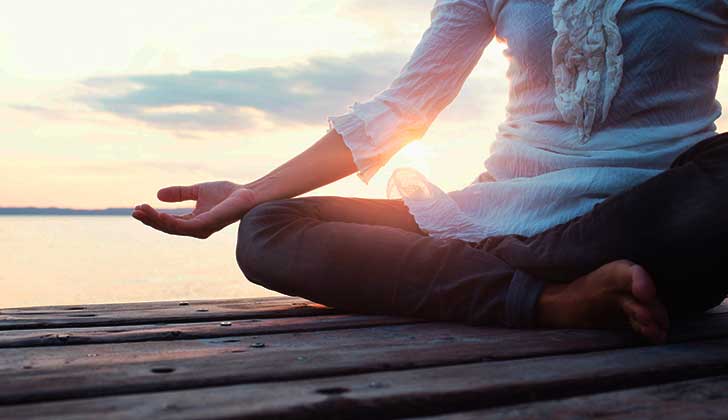 Meditar produciría efectos más duraderos que las vacaciones sobre el estrés y el envejecimiento. Foto: Pixabay