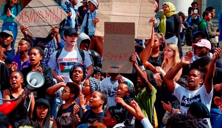 Sudáfrica: estudiantes luchan por la educación gratuita. 