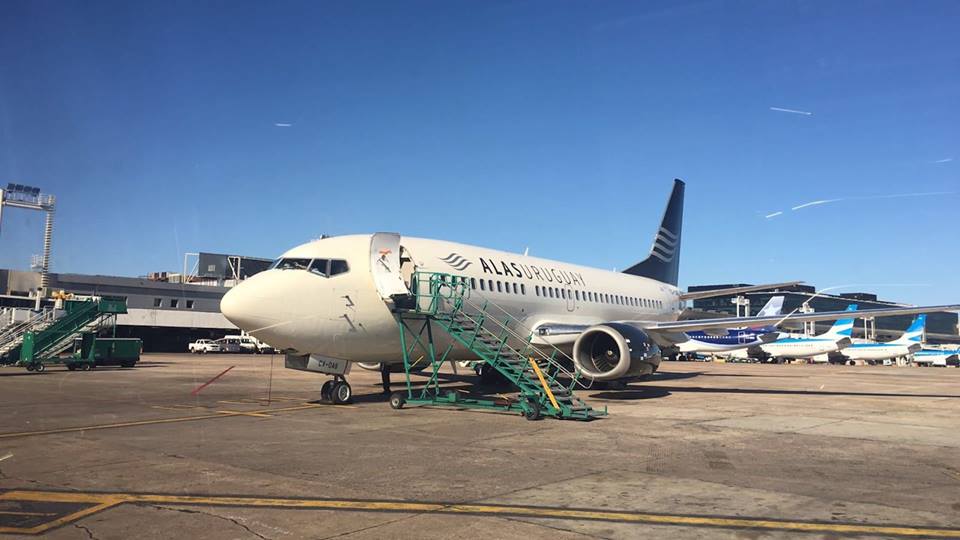 Este es el último avión de Alas Uruguay, un Boeing 737. Foto: Facebook Alas Uruguay.