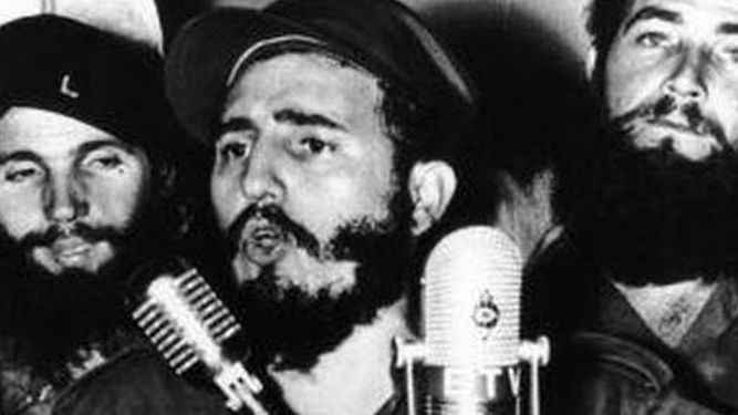 Fidel Castro habla a la nación en 1959, recién derrocado Batista. 