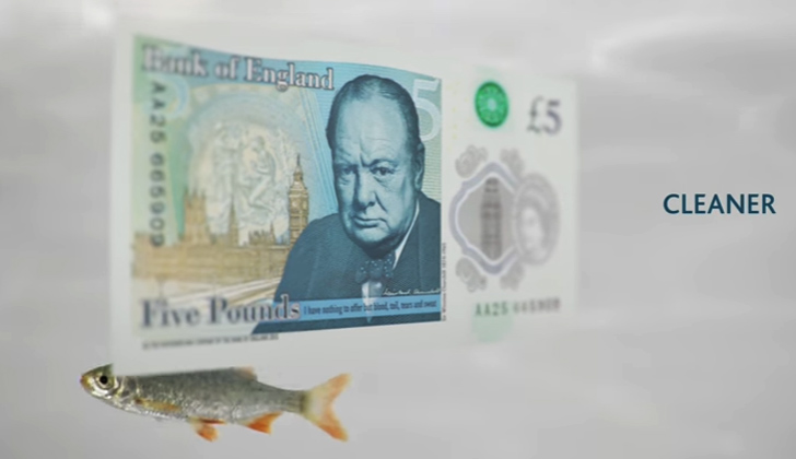 La publicidad oficial del nuevo billete de 5 libras asegura que es "más limpio", a pesar de que contiene trazas de grasa animal. 