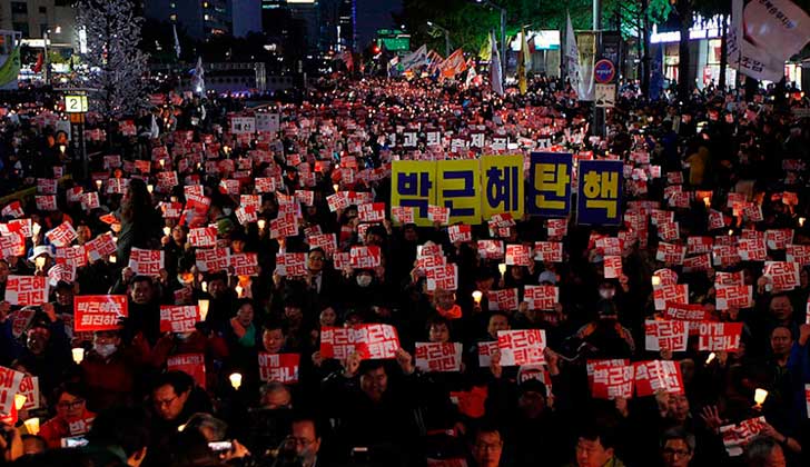 Corea del Sur: más de un millón de manifestantes piden la renuncia d ela presidenta.