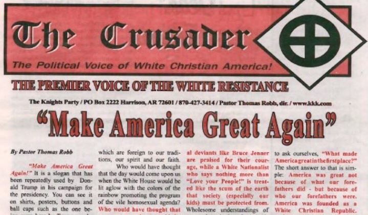 La portada del semanario supremacista blanco The Crusader le da el apoyo a Donald Trump.