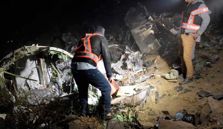 No hubo sobrevivientes en el accidente del avión que se estrelló en el norte de Pakistán.
