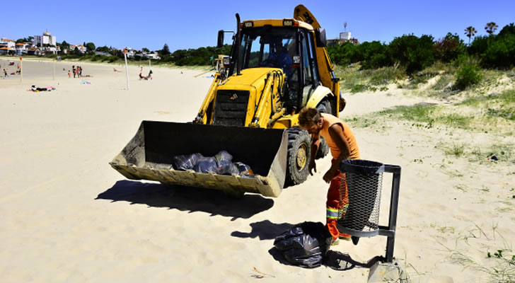Limpieza de playas en Montevideo / Foto: Intendencia de Montevideo