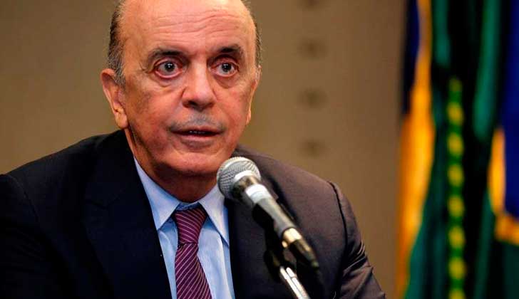 El canciller de Brasil, José Serra renunció por "problemas de salud".