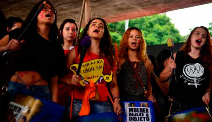 Mujeres brasileñas protestan contra el ataque a las políticas populares del gobierno de Temer. Foto: PT