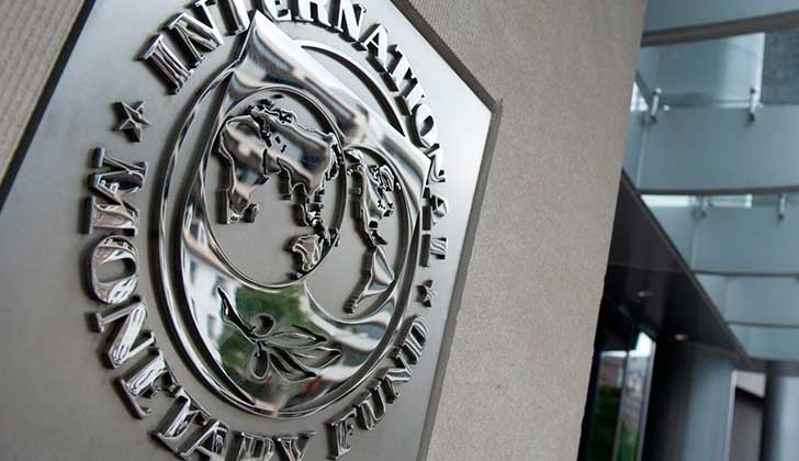 FMI recomienda recortar empleos públicos en Argentina, y apoya las reformas de seguridad social en Brasil.