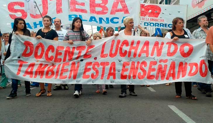 Justicia argentina ordena devolver los descuentos a docentes por los días de paro. Foto archivo  paro docente.