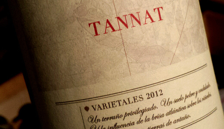 Etiqueta de un vino tannat de origen uruguayo. Foto: Dominic Lockyer