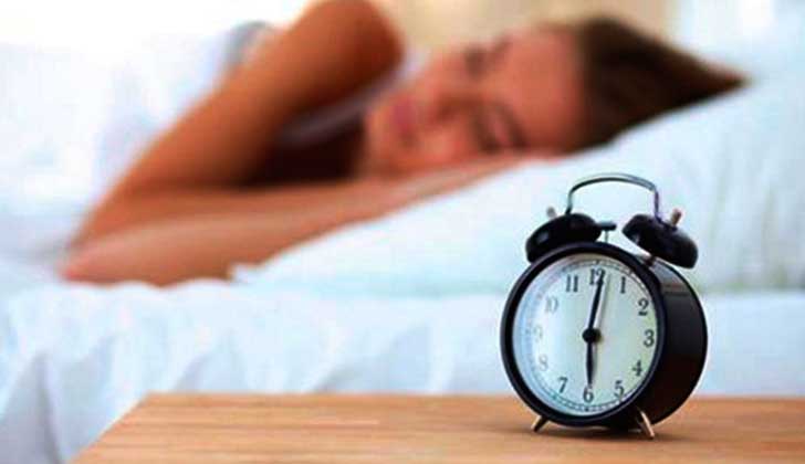 Dormir más puede aliviar el dolor crónico mejor que los analgésicos. Foto: Pixabay