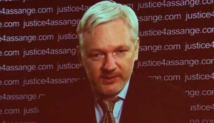 Snowden y Chomsky envían una carta abierta a Trump para pedir el fin de la persecución a Assange y WikiLeaks.