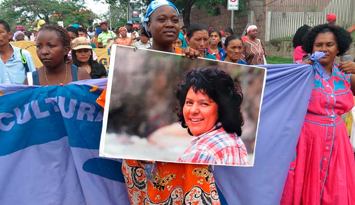 Indígenas hondureñas exigen castigo para asesinos de Berta Cáceres.