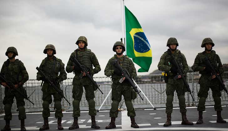 Temer da marcha atrás y retira al Ejército de Brasilia.
