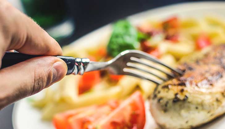 Cenar tarde puede ser perjudicial para la salud  . Foto: Pixels