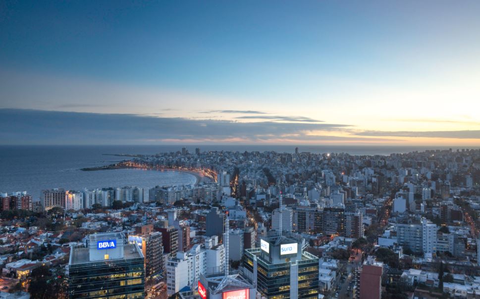 Montevideo visto desde las alturas. Foto: Jimmy Baikovicius