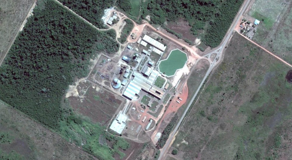 Imagen satelital del matadero JBS en Santana do Araguaia, en el estado de Pará, Brasil.