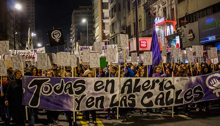 Nueva marcha feminista tras el feminicidio de Atlántida, el decimonoveno de 2017.