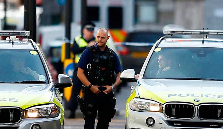 Londres: un coche embiste a una multitud de adolescentes; las autoridades descartan que se trate de un ataque terrorista. Foto: Reuters
