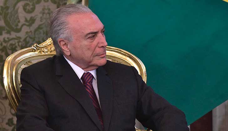Juez frenó alza de impuestos en combustibles decretada por Temer, quien es rechazado por el 94% de los brasileños. Foto: Wikicommons