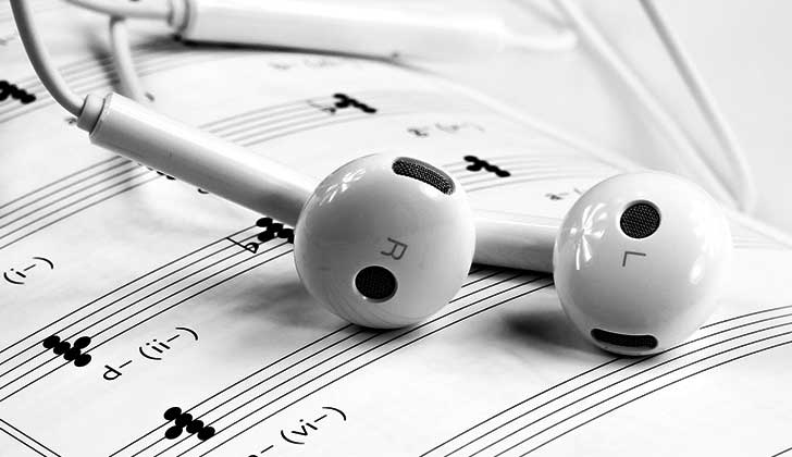 La música aumenta la conectividad cerebral. Foto: Pixabay