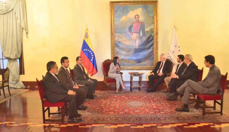 Foto: Delegación Parlasur con Delcy Rodríguez /Daniel Caggiani