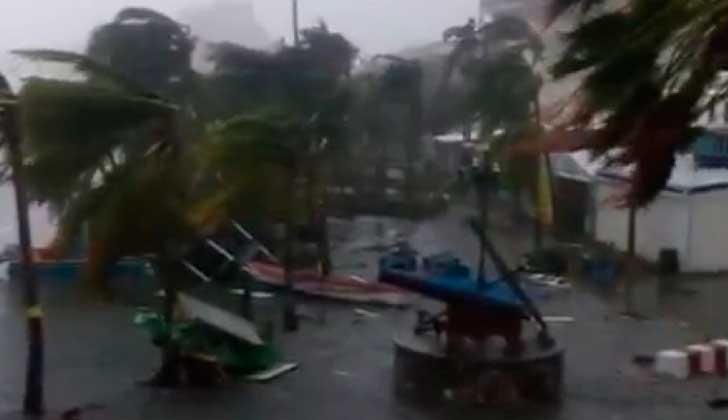 El poderoso huracán Irma golpea el Caribe.