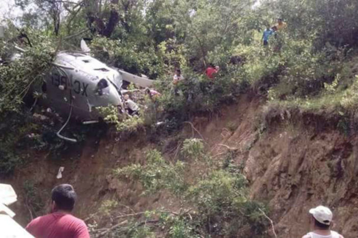 El helicóptero de la PGR que cayó en la sierra sur de Oaxaca. Foto: Twitter