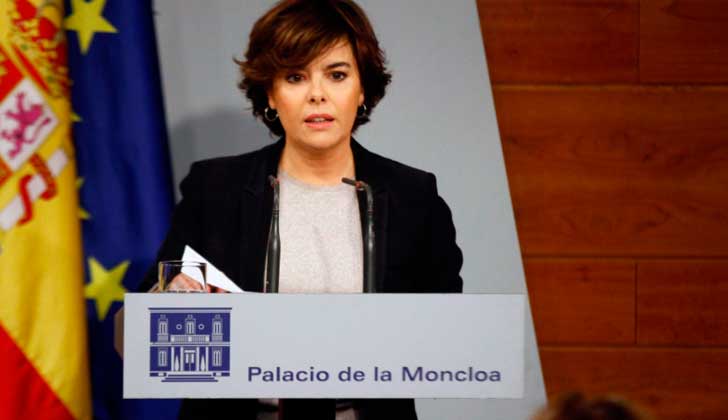 Gobierno español advierte a Puigdemont: "Está en su mano evitar que se den los siguientes pasos".