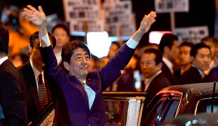 La coalición de Shinzo Abe gana legislativas de Japón.