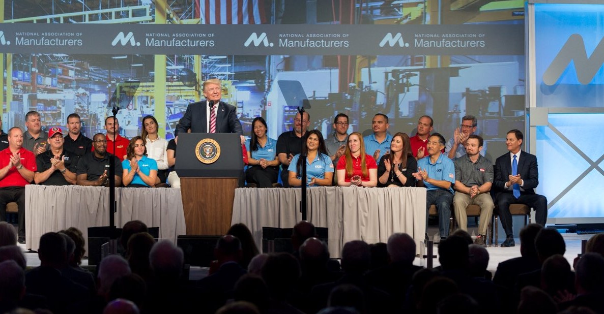 Donald Trump hablando en la Asociación Nacional de Manufactureros de EE.UU. Foto: Twitter Donald Trump