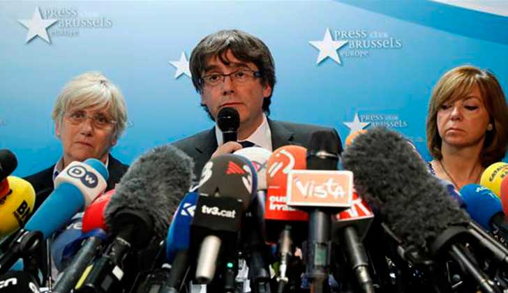 Puigdemont dijo no pedirá asilo político en Bélgica y aceptó como un "reto democrático" las elecciones del 21-D.