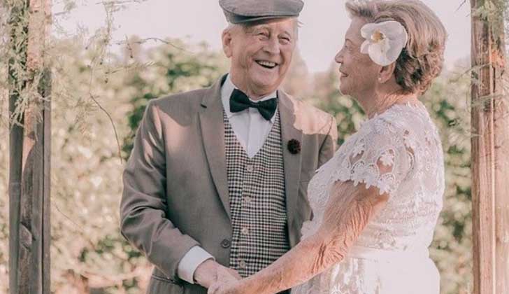 Como no tenían fotos de su boda, la recrearon 60 años después.