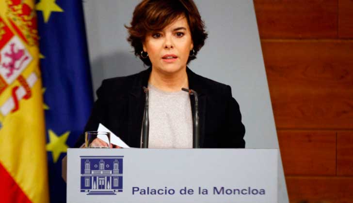 La vicepresidenta Sáenz de Santamaría asume las riendas de la Generalitat.