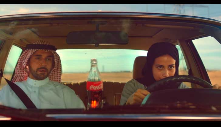 El nuevo anuncio Coca-Cola en Arabia Saudita divide opiniones .