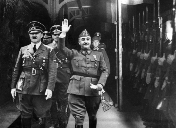 Fotografía de Franco y Hitler en Hendaya, Francia, cerca de la frontera con España. Foto: EFE / Archivo