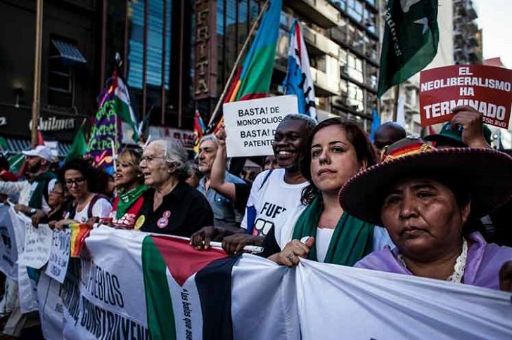 Protesta contra la cumbre OMC terminó con represión y detenciones en Buenos Aires.