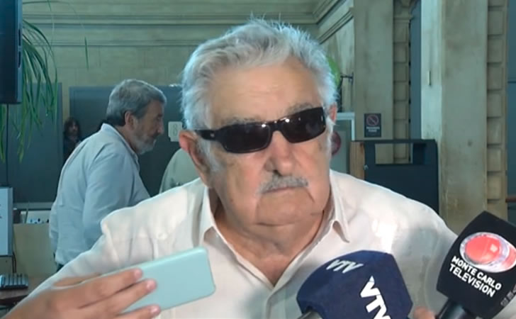 José Mujica respondiendo a la prensa / Foto: Subrayado