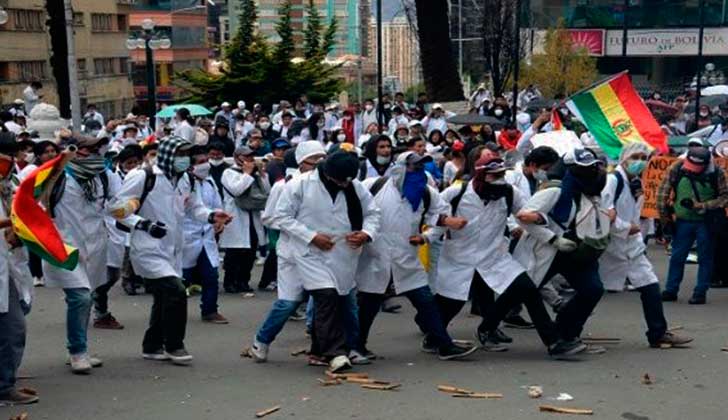 Ministro boliviano: "El paro médico oculta movilización política conspirativa".