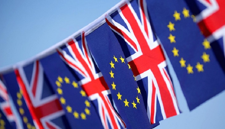 La Comisión Europea publica el primer borrador del acuerdo sobre el "Brexit"; May no lo acepta