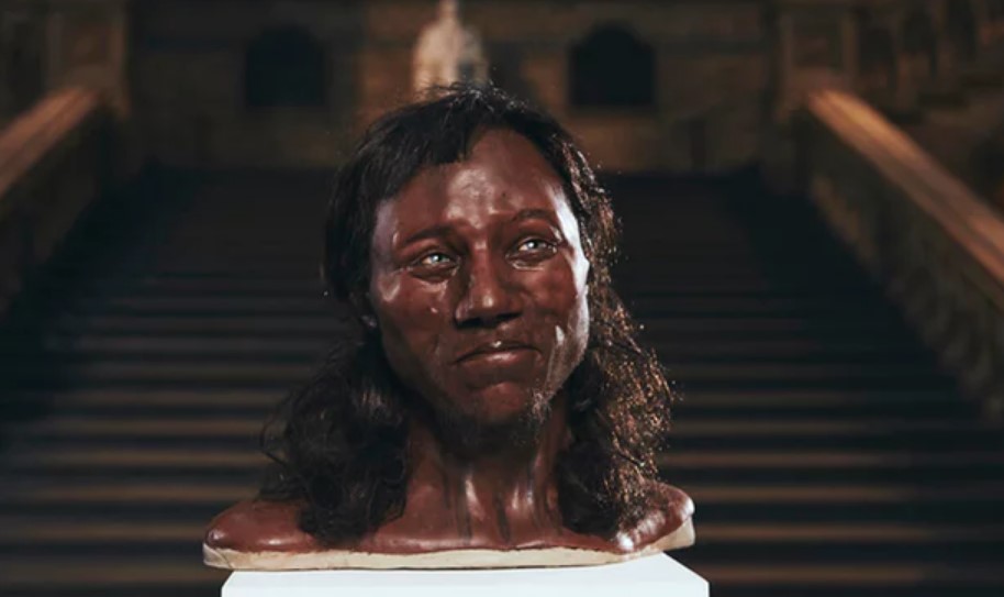  Una reconstrucción forense de la cabeza del Cheddar Man, basada en la nueva evidencia de ADN y su esqueleto fosilizado. Fotografía: Canal 4 