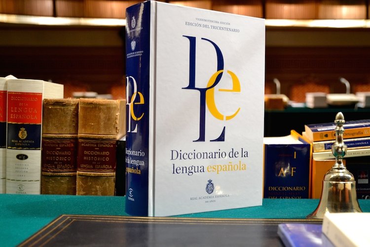 Versión impresa del Diccionario de la Real Academia de la Lengua Española. Foto: rae.es