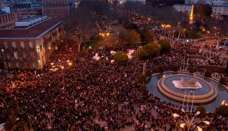 Miles de jubilados españoles salieron a las calles a exigir pensiones justas.