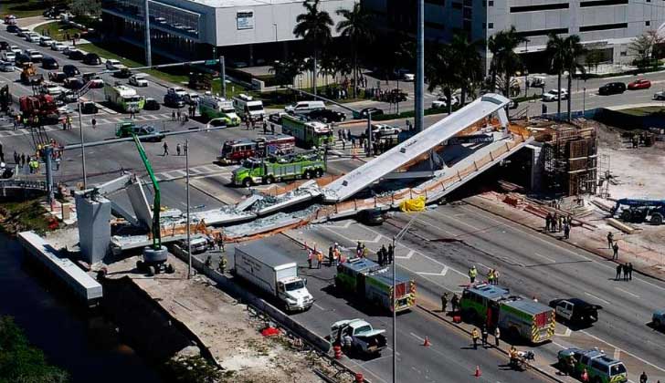 Colapsa puente peatonal en la Universidad Internacional de Florida, en Miami. Foto: @MiamiHerald