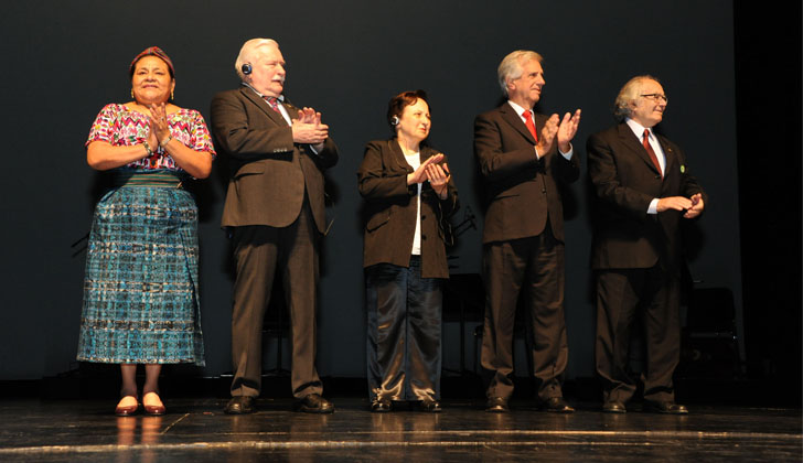 Rigoberta Menchú, Lech Walesa, Shirin Ebadi, Tabaré Vázquez y Adolfo Pérez Esquivel.