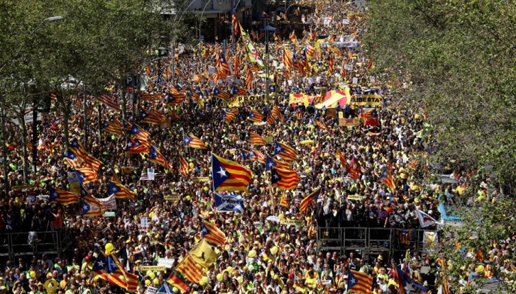 Multitudinaria marcha en Barcelona para exigir la "libertad presos políticos"