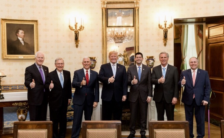 Trump con sus más íntimos asesores y allegados posan en la Casa Blanca. Foto: Pixabay