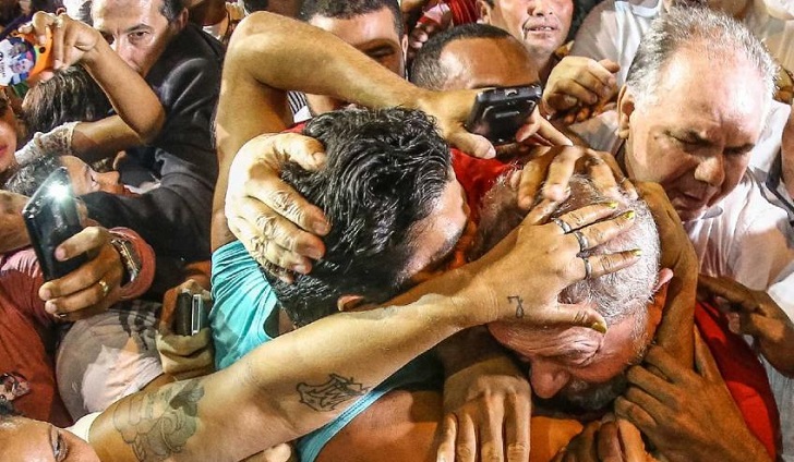 STF podría declarar inconstitucional la detención de Lula .